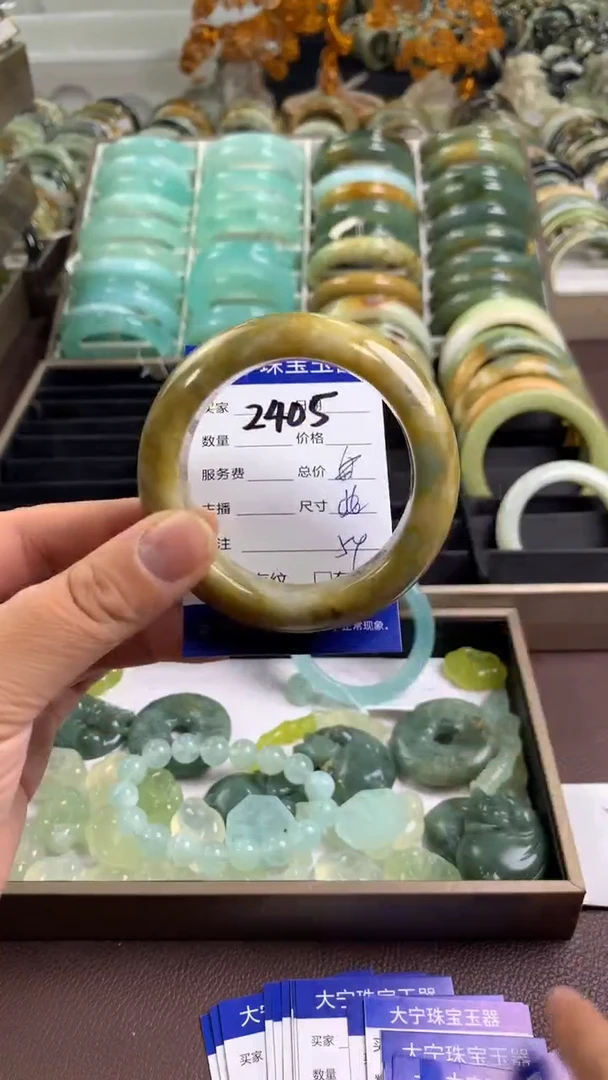 【闪购商品】蛇纹石玉手镯未镶嵌2405