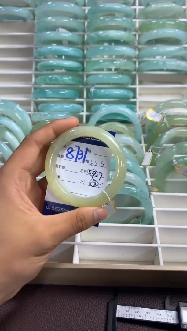 【闪购商品】蛇纹石玉手镯未镶嵌8731