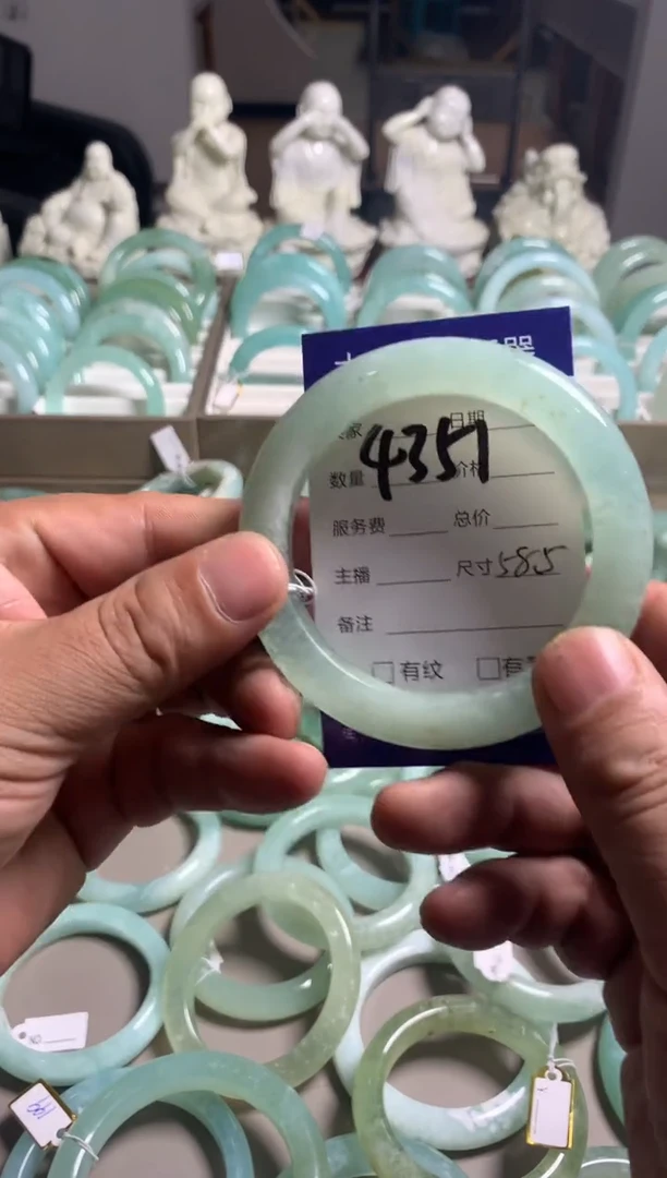 【闪购商品】蛇纹石玉手镯未镶嵌4351