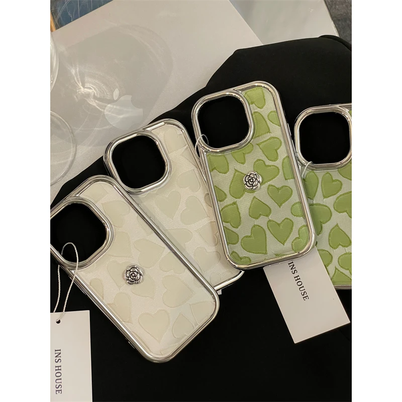 适用苹果系列iPhone15简约ins14pro鼓包刺绣爱心13p电镀12手机壳