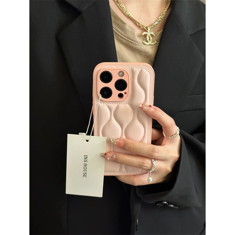 适用苹果系列iPhone15高级感14pro粉色羽绒服13pro新款11手机壳