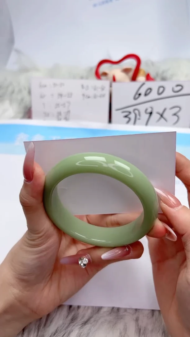 【闪购商品】石英质玉手镯未镶嵌174-59.4