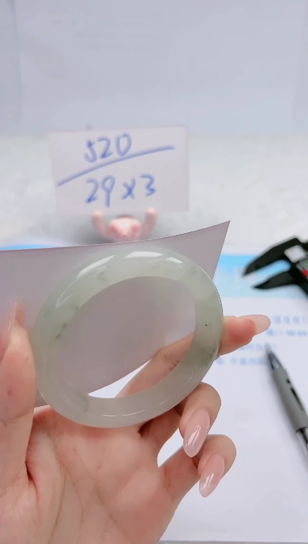 【闪购商品】石英质玉手镯未镶嵌16-55.7