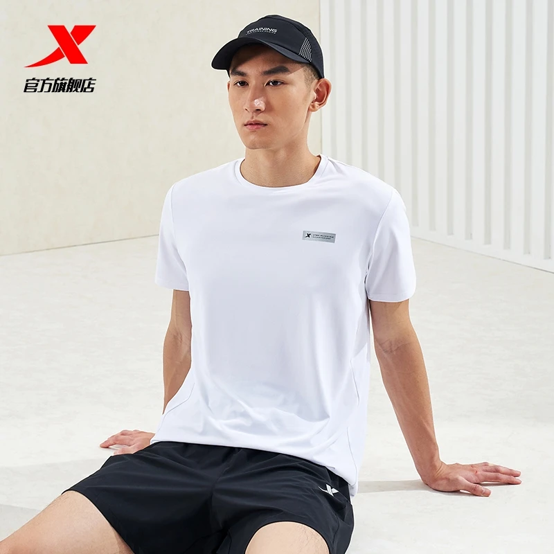 特步短袖T恤男秋季新款圆领速干透气运动上衣短T977329010055