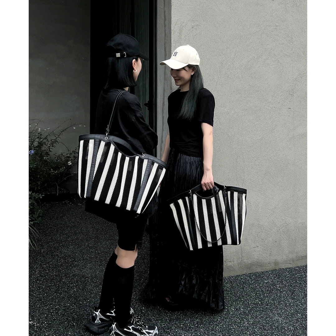 JISHE即奢25C热熔纱拼接头层牛皮黑白条纹慵懒风轻便度假包AL8093