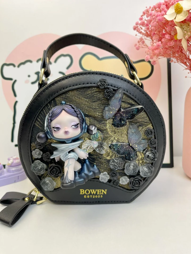 设计师款创意手工潮玩娃包