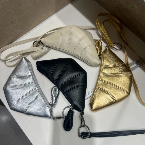 青诺-真皮时尚百搭牛角包零钱包小废包女士简约