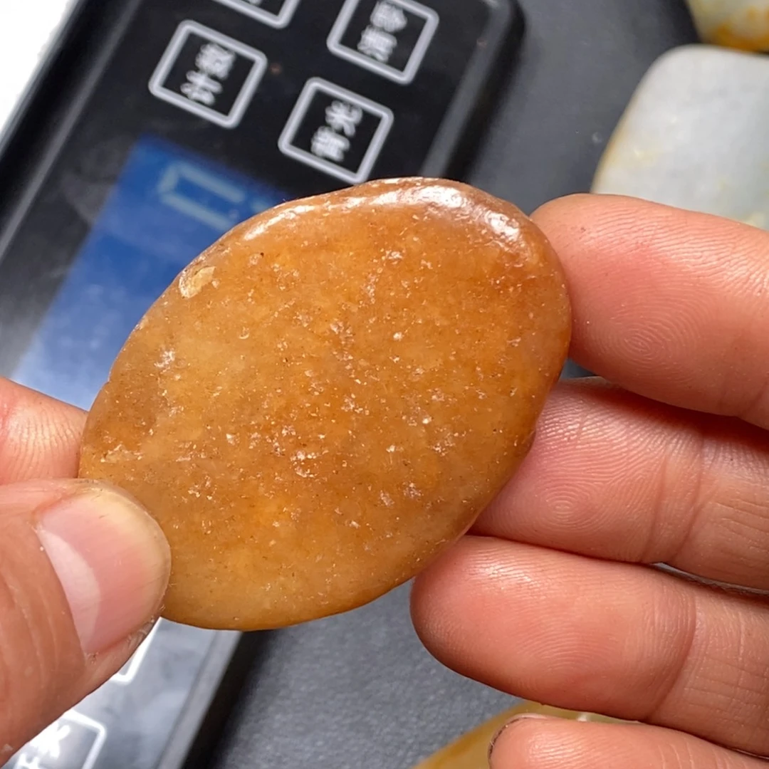 和田玉（糖玉）挂件足铂镶嵌