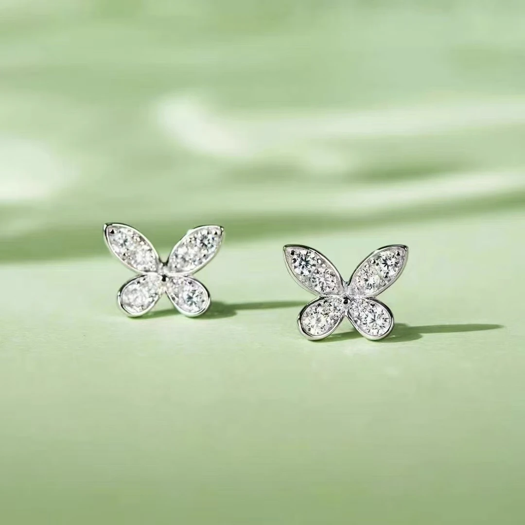 18k金镶嵌钻石10分小蝴蝶款耳钉一对MK