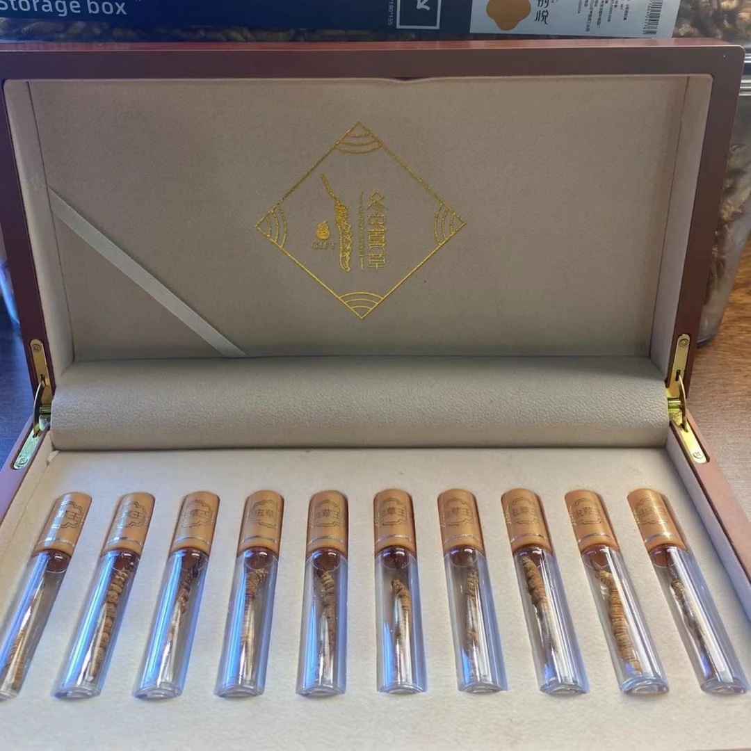 三根品鉴装虫草