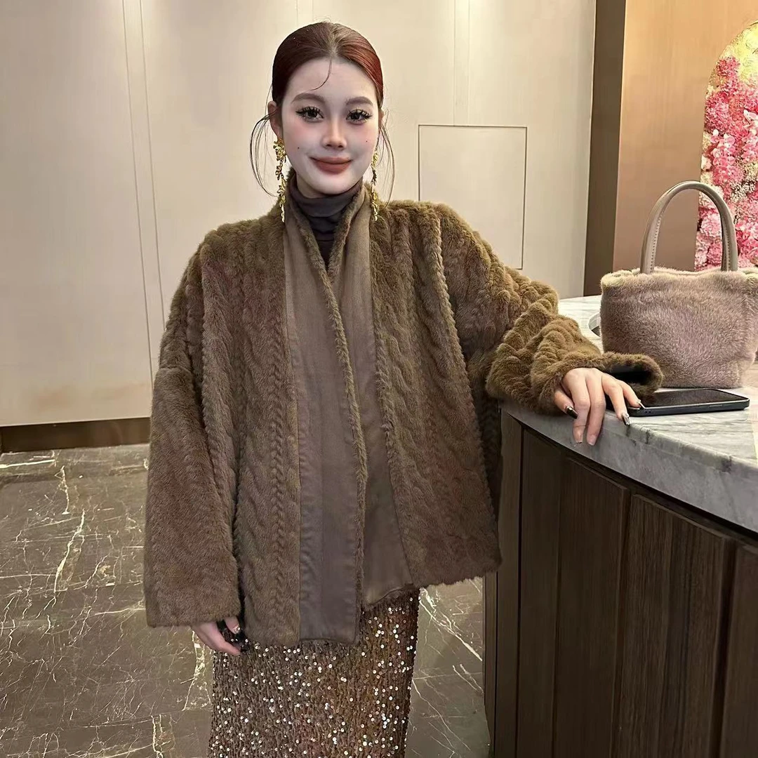 【摩登】2023冬季新款百搭时尚压纹斗篷网红加厚韩版压纹ins气质