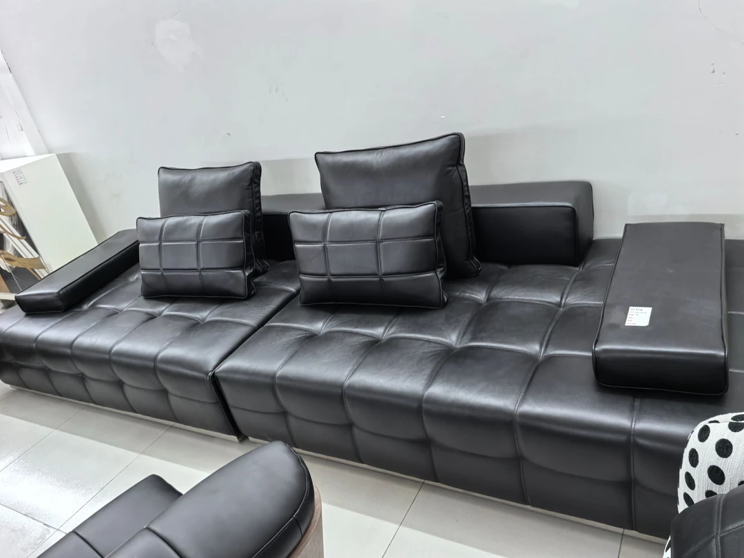 黑色劳伦斯不锈钢脚真皮沙发（336*115*65）