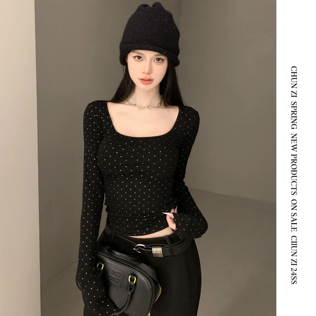 【CHUN ZI】美式设计感方领烫钻长袖T恤女早秋辣妹修身显瘦上衣