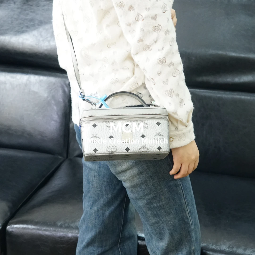 95新 MCM 银色盒子包/FYXX11611039/1039