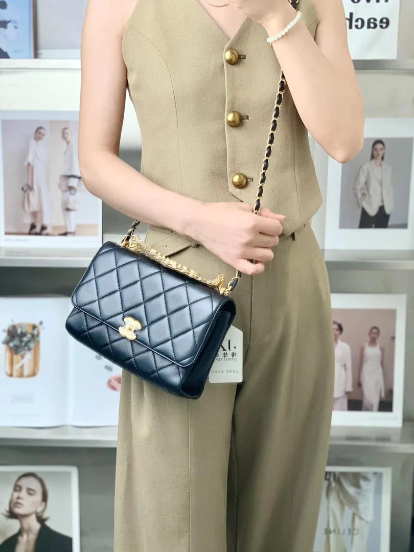 99新 Chanel/香奈儿 香奈儿22s字母水钻手柄黑金/公价无/甄选