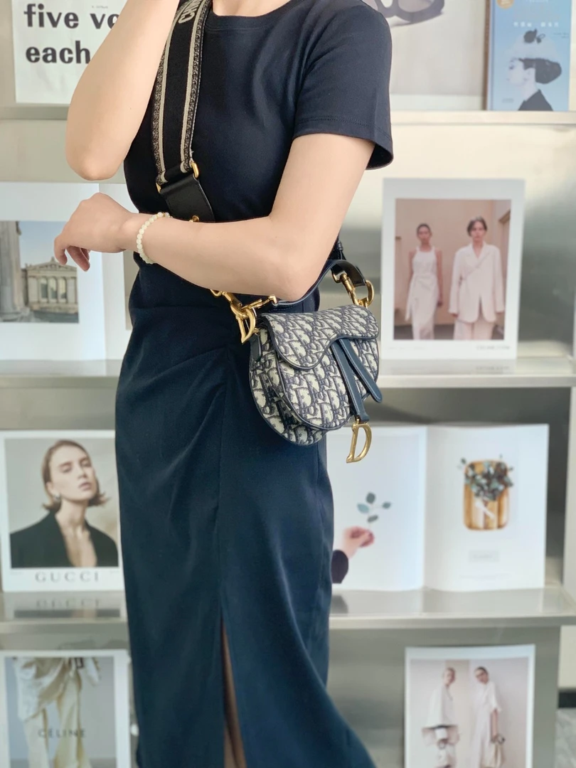 99新 DIOR/迪奥 dior 马鞍肩带款斜挎包/公价无/甄选