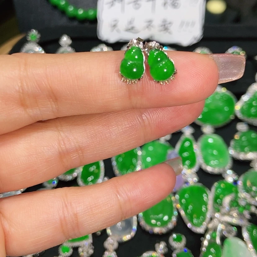 【闪购商品】翡翠耳饰未镶嵌天然翡翠