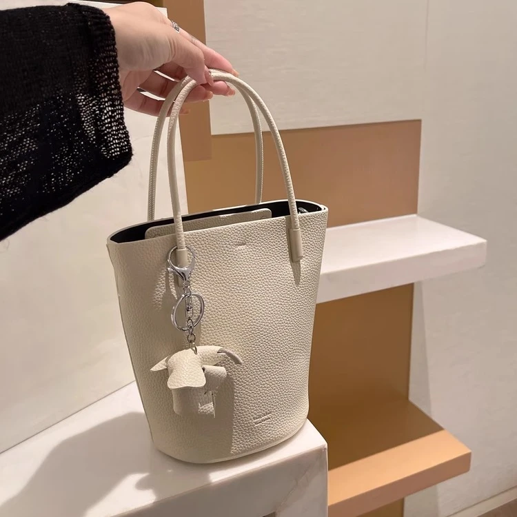 CHEVIOS KOIRH高级感小众软皮女包2024新款今年流行时尚菜篮子水