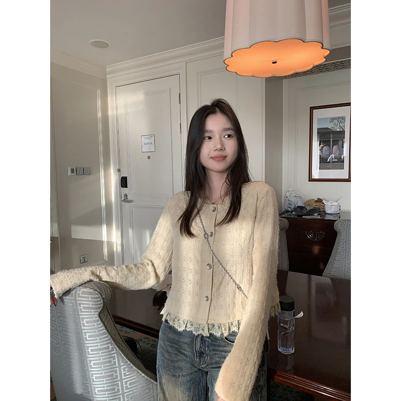 王少女的店 卡其色长袖拼接花边针织衫秋冬韩版显瘦上衣Z26956S44