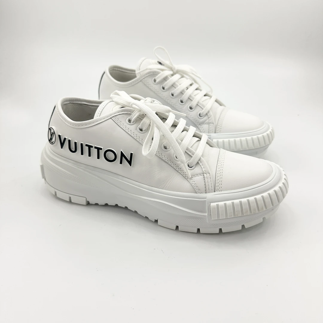lv/37码/白色皮面字母低帮板鞋/97新