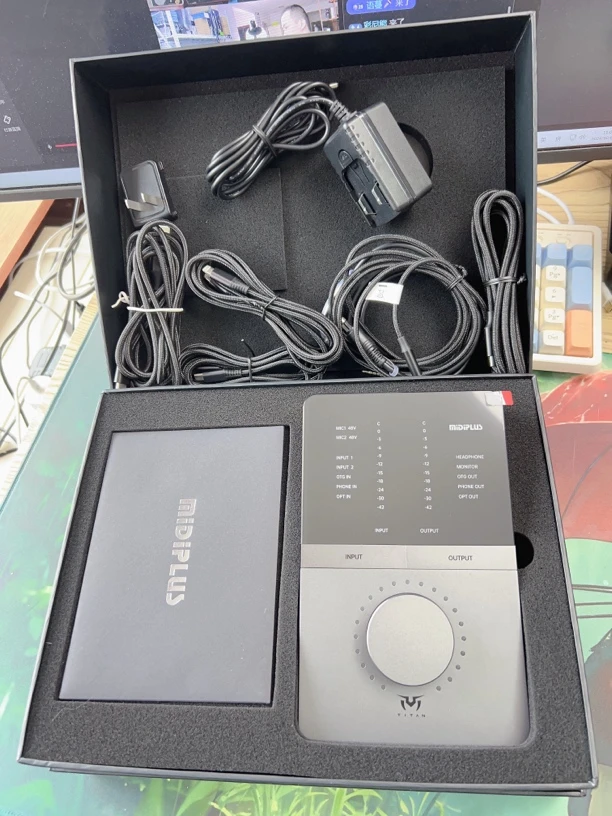 9新 MiDiPLUS 泰坦Q6高端迷笛电脑声卡包装配件齐全