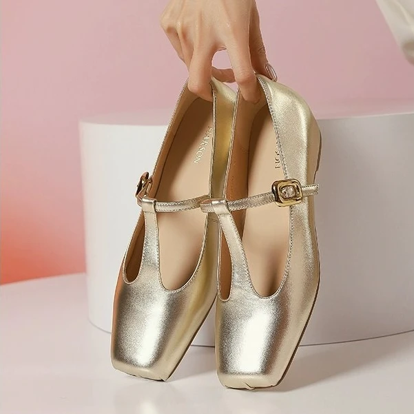 哈森秋芭蕾舞鞋女法式纯色平底单鞋丁字鞋爆款2025新款HWS240122