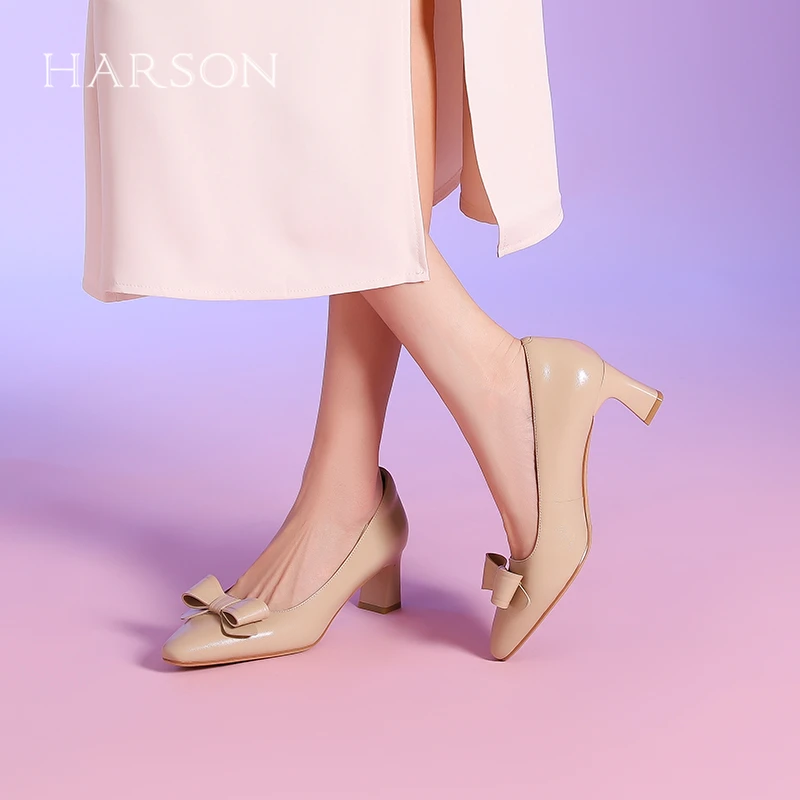 哈森女鞋秋季新款蝴蝶结粗跟简约舒适时尚单鞋气质高跟鞋HL247927