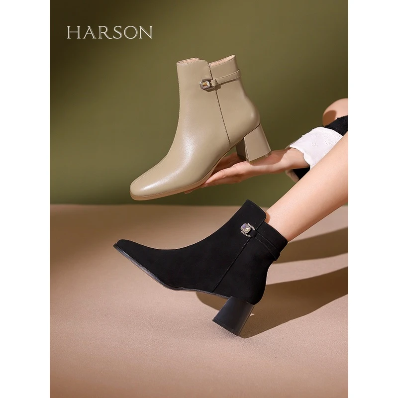 Harson/哈森2023冬季新款羊反绒粗跟百搭时尚短靴时装靴HA232503