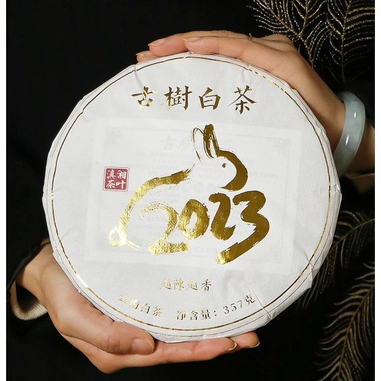 品质古树白茶云南高山贡眉老白茶药香七子饼茶越陈越香浓香白茶