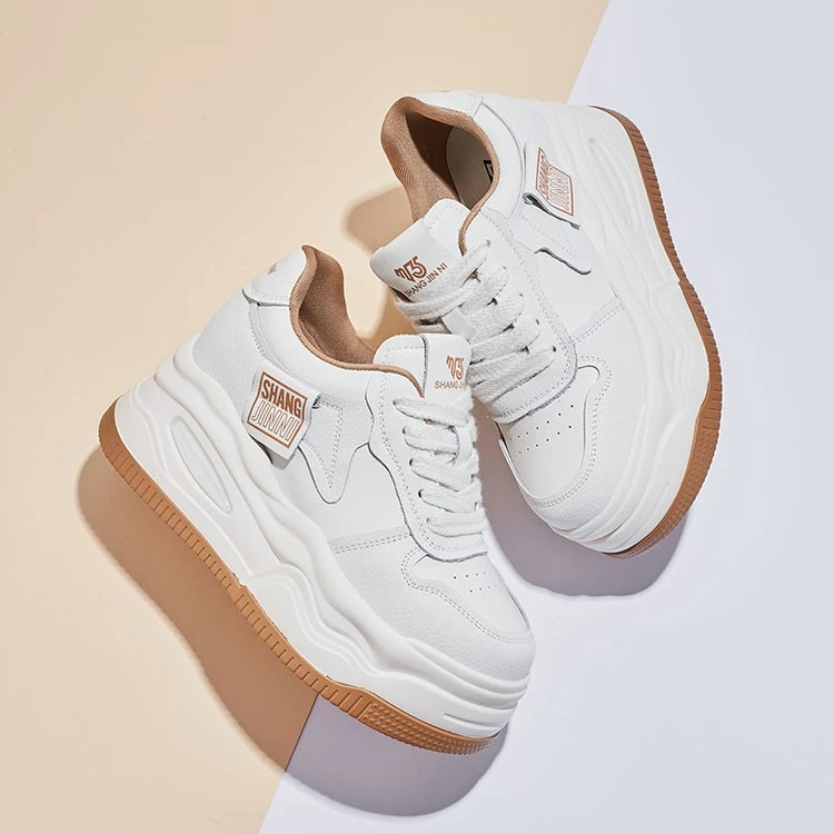 【熊猫鞋】增高8CM 2024年春秋季新款厚底休闲内增高小白女鞋9261