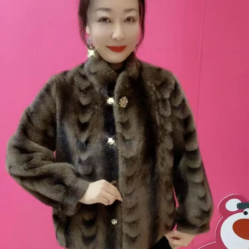 中老年2024新款皮毛一体妈妈外套