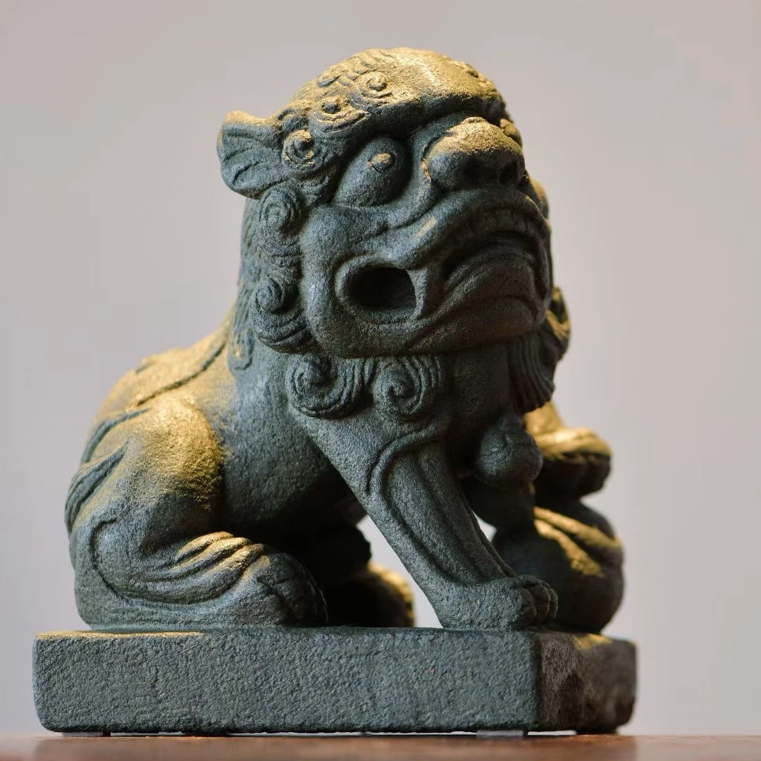 羿良手工雕刻福建绿豆青石踩珠瑞狮19*17*23cm