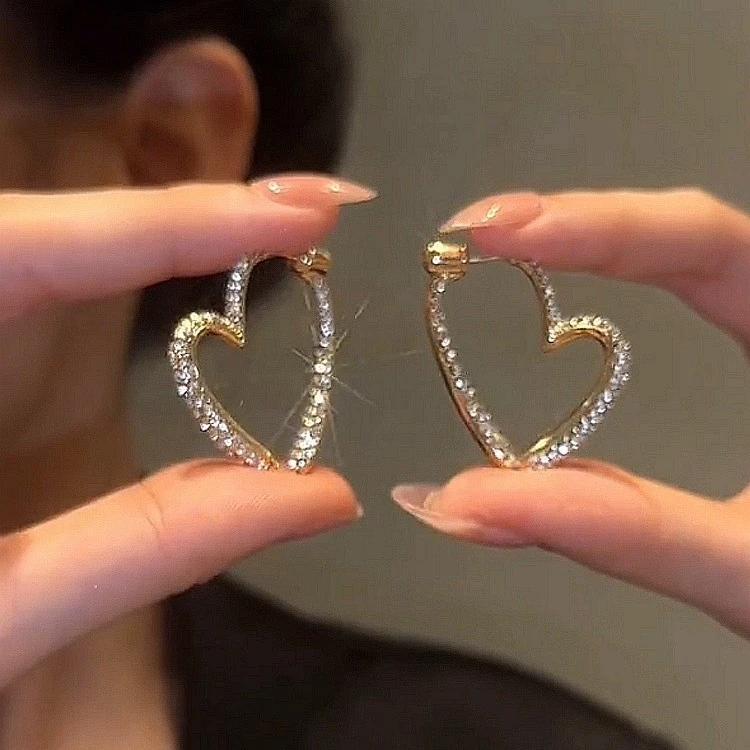 钛钢耳饰 时尚高级感爱心耳环不掉色轻奢小众设计感百搭饰品礼物