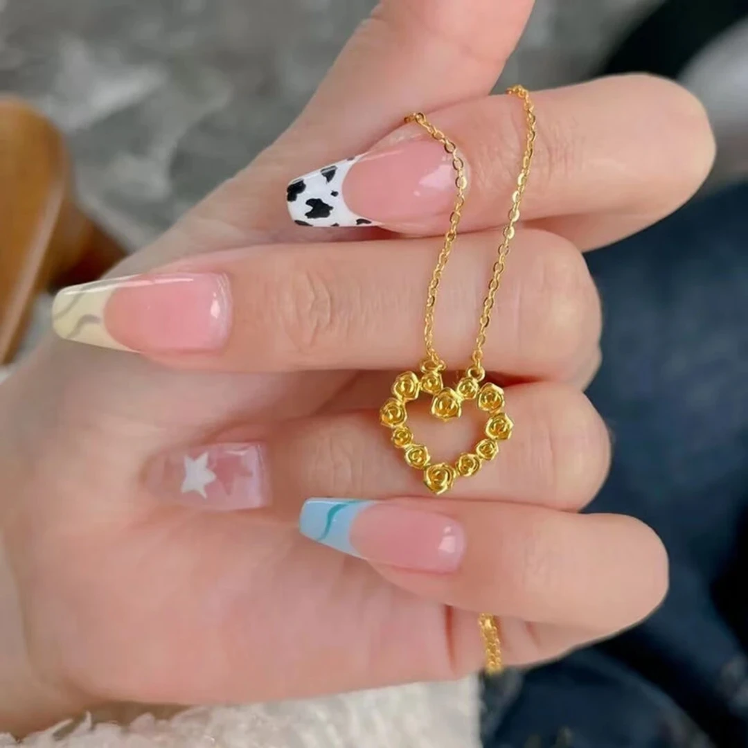 钛钢项链 2025新款轻奢时尚爱心玫瑰花项链女款气质百搭精美坠链