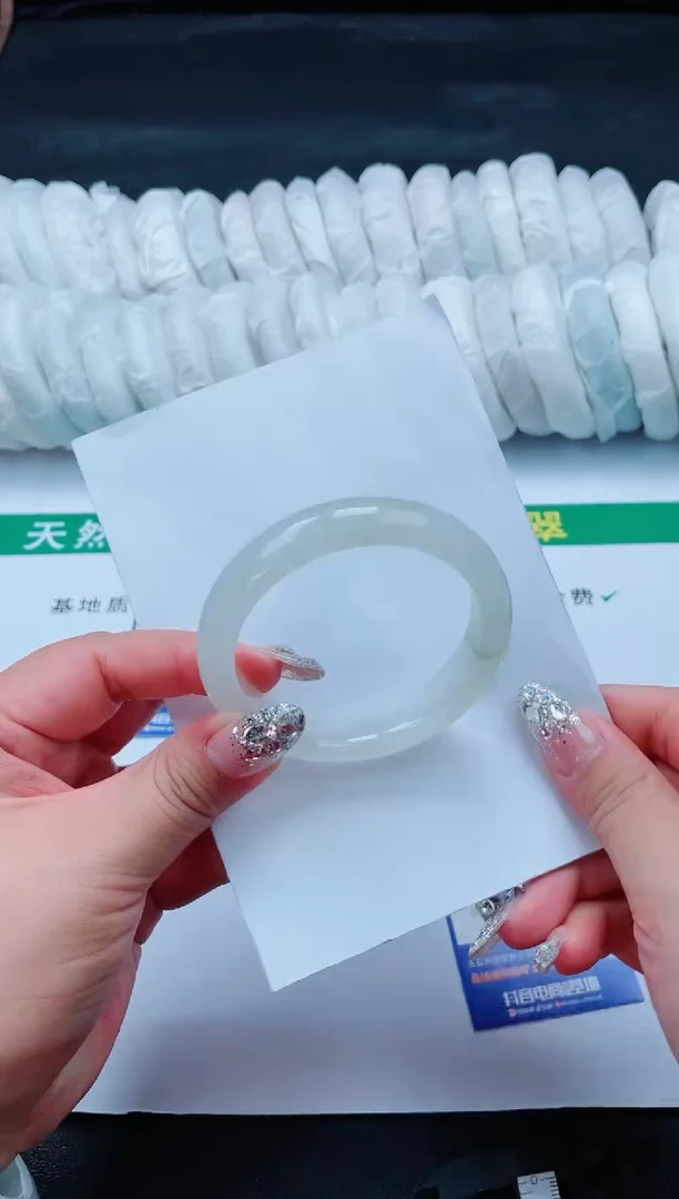 【闪购商品】石英质玉手镯未镶嵌583