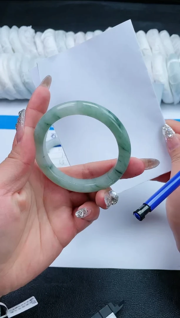 【闪购商品】石英质玉手镯未镶嵌331