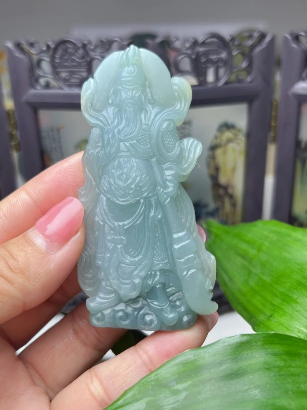 天然翡翠A货关公毛货抛光4天74.1•36.9•9.8