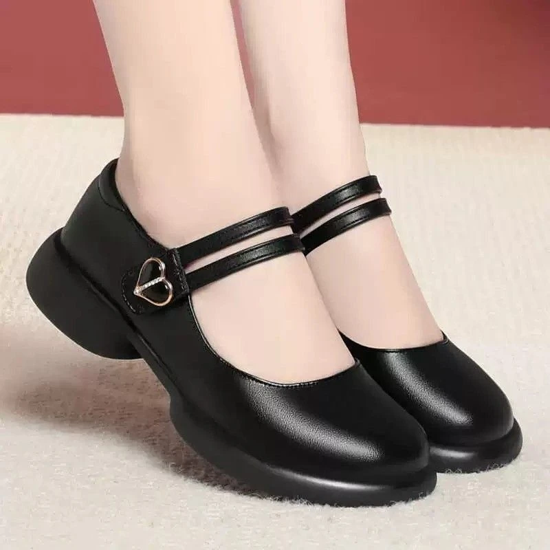 真皮软底厚底女鞋春秋款妈妈鞋跳舞鞋女士平底单鞋学院风jk鞋皮鞋
