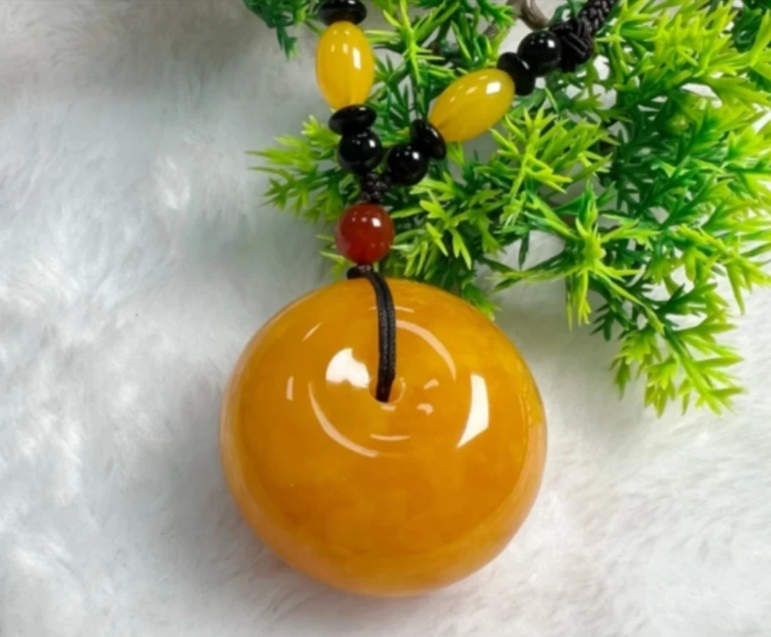 w104古巴新蜜蜜糖红精致平安扣(大)