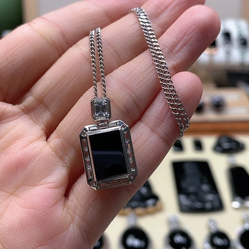 【闪购商品】翡翠吊坠(赠链)18K金镶嵌