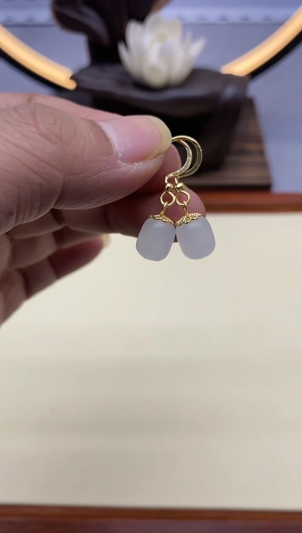 【闪购商品】和田玉耳饰银S925镀金镶嵌28