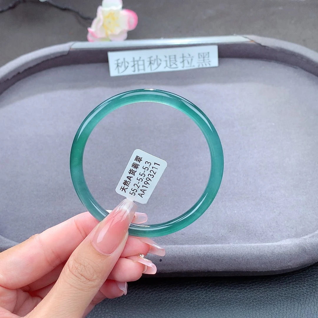 翡翠手镯未镶嵌天然