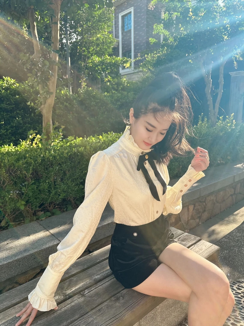 2024秋冬季新款时尚花边领蝴蝶结宽松衬衫上衣女P164202E