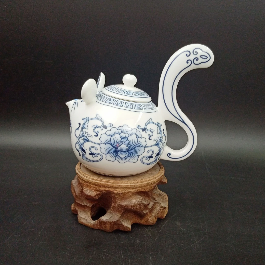 雅诚青花瓷釉中彩松鼠茶壶175陶瓷