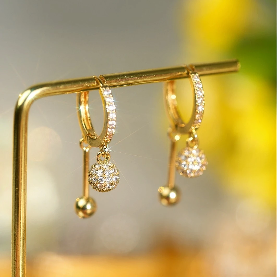 铜合金玻璃耳饰 轻奢小绣球气质耳环法式复古精致小巧百搭耳饰153