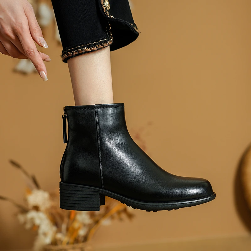 4.5cm百搭粗跟英伦风加绒复古秋冬圆头牛皮短靴显瘦秋冬短筒短靴