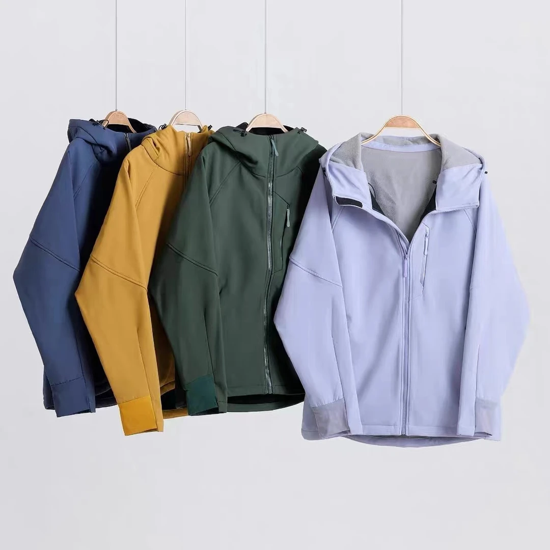 秋冬新款户外软壳王者2024徒步登山冲锋衣外套春秋运动休闲女士