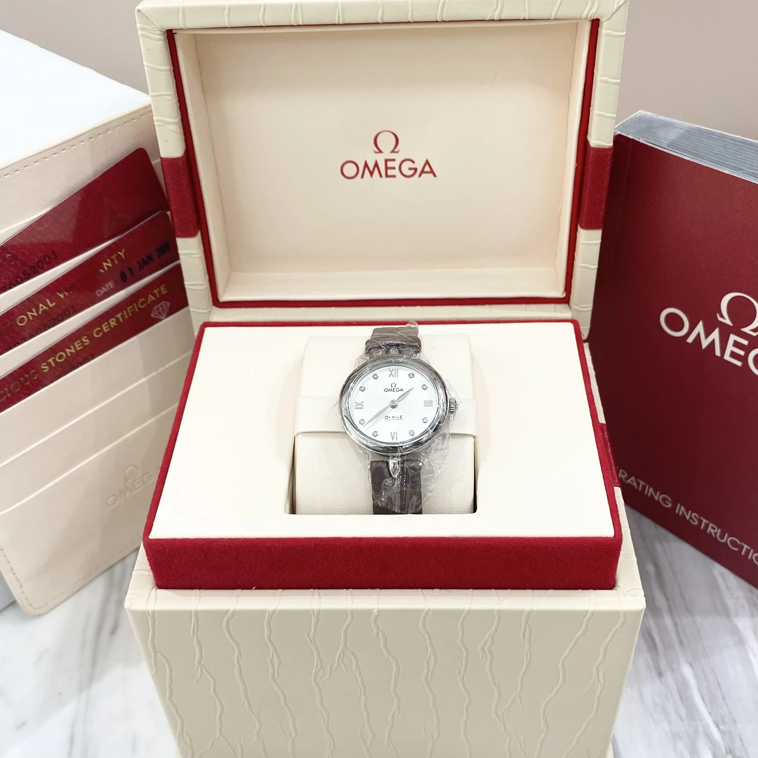 99新 Omega/欧米茄 ▲碟飞系列石英白色盘面直径约27.4mm 19年卡