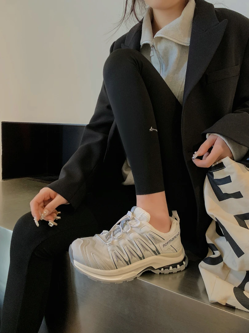 户外登山运动鞋2025夏款透气网红百搭老爹鞋厚底休闲软底复古鞋女