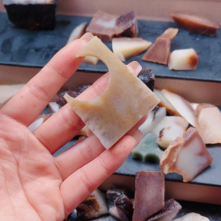 和田玉（糖玉）挂件未镶嵌